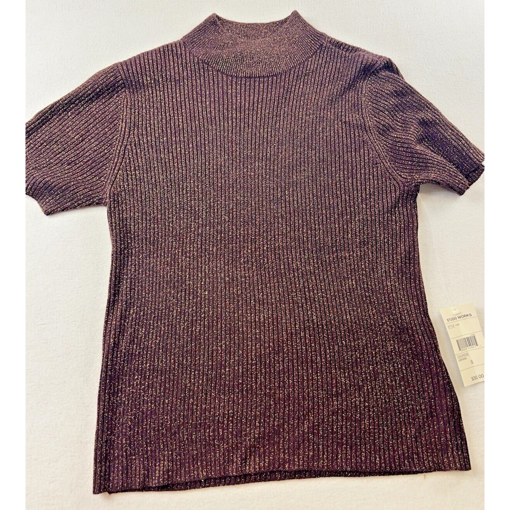 NEW Studio Works Short Sleeve Plum Gold Sweater Size Small Preppy‎